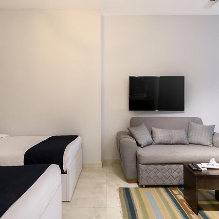 Travelholic Residence Golden Gates カイロ エクステリア 写真
